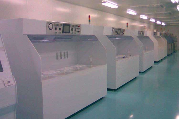 1530866246584915.jpg 半導(dǎo)體生產(chǎn)車(chē)間.jpg